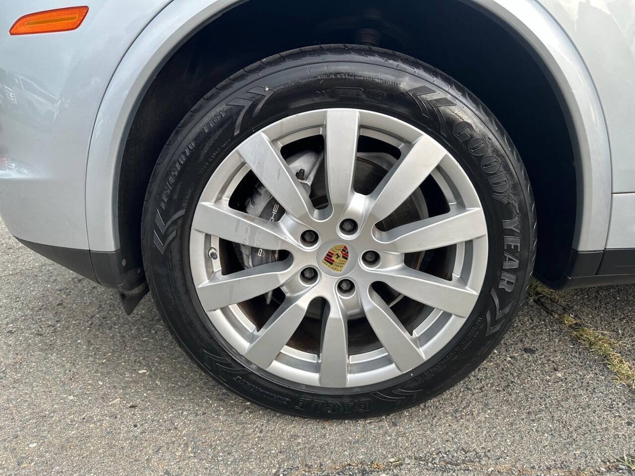 Used 2017 Porsche Cayenne Platinum Edition AWD/4WD image 20