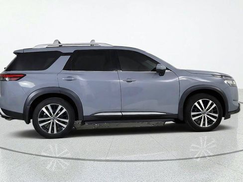 Used 2024 Nissan Pathfinder Platinum w/ Lighting Package (N93) AWD/4WD image 7