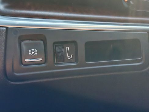 Certified 2022 Cadillac XT5 Premium Luxury FWD image 36