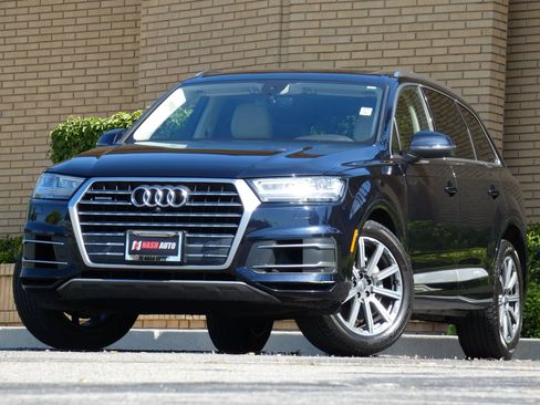 Used 2018 Audi Q7 3.0T Premium Plus w/ Premium Plus Package image 2