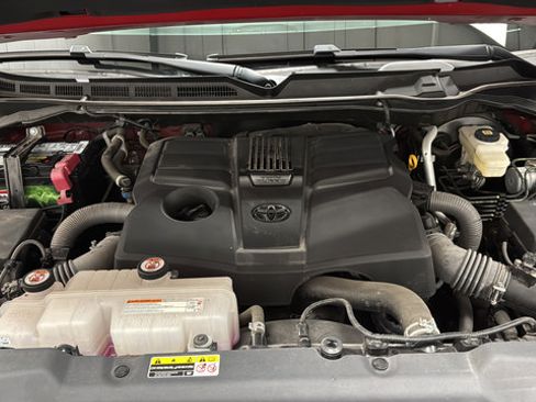 Used 2022 Toyota Tundra SR5 AWD/4WD image 26