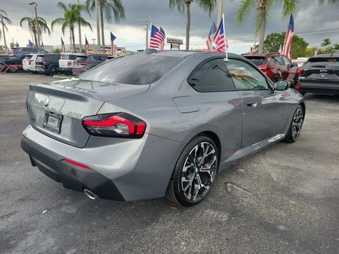 Used 2025 BMW 230i Coupe w/ M Sport Package RWD image 7