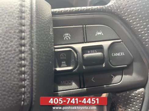Used 2025 Toyota Tacoma SR5 AWD/4WD image 15