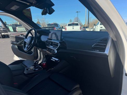Used 2024 BMW X3 xDrive30i w/ Premium Essential Package image 39