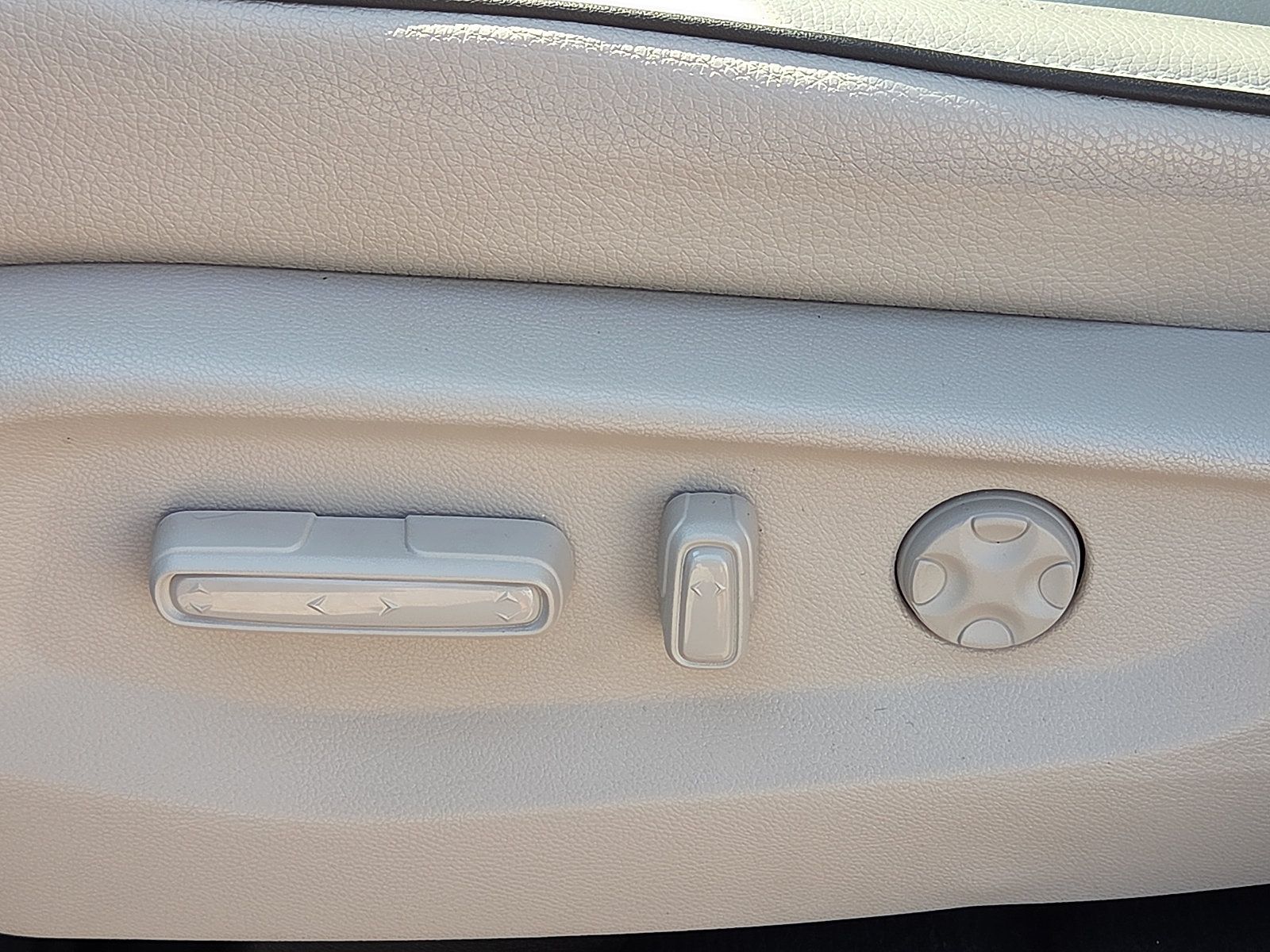 Used 2025 Honda Odyssey Touring image 16