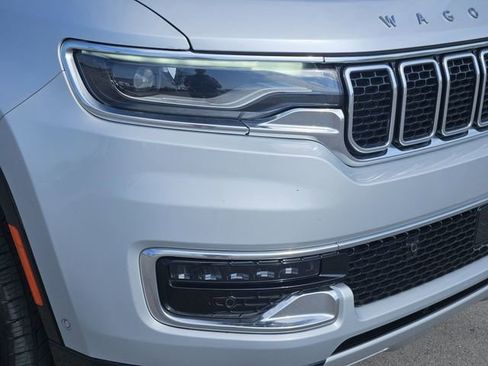 Used 2024 Jeep Wagoneer L Series II w/ Flexible Seating Group RWD image 8