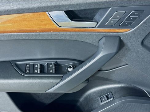 Certified 2023 Audi Q5 2.0T Premium w/ Convenience Package image 11