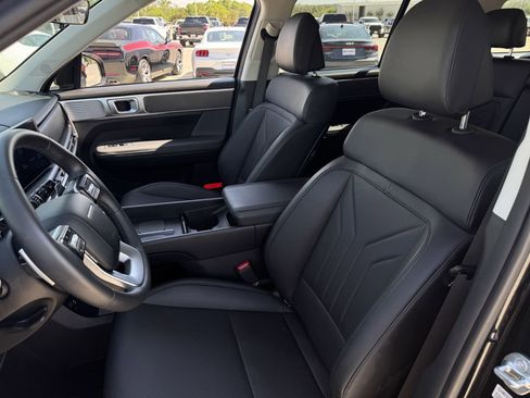 Used 2025 Hyundai Santa Fe SEL FWD image 25