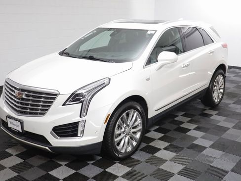 Used 2017 Cadillac XT5 Platinum w/ Driver Assist Package image 2