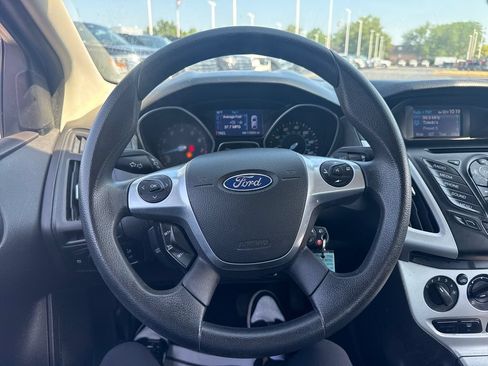 Used 2014 Ford Focus SE FWD image 30