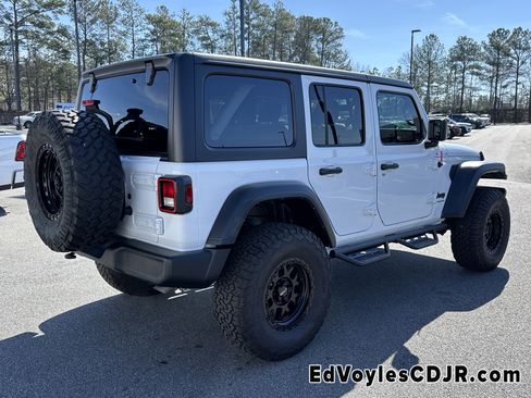 Used 2023 Jeep Wrangler Sport S image 3