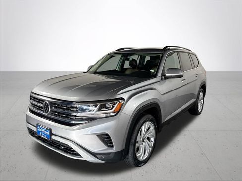 Used 2022 Volkswagen Atlas SE w/ Panoramic Sunroof Package AWD/4WD image 3