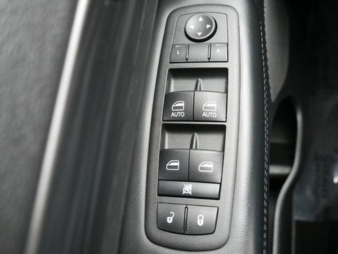 Used 2022 Jeep Grand Cherokee Laredo X image 28