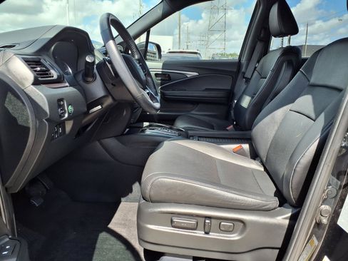 Used 2023 Honda Passport EX-L image 11