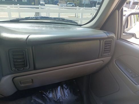 Used 2004 GMC Yukon SLE w/ Cargo Package RWD image 18