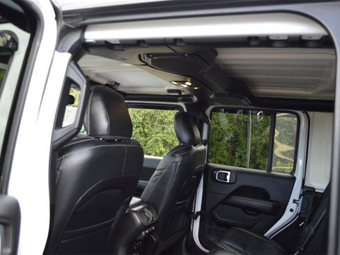 Used 2020 Jeep Wrangler Unlimited Sahara image 30