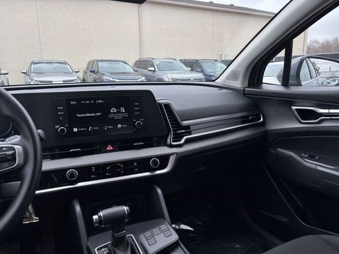 Used 2025 Kia Sportage LX FWD image 35