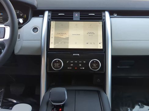 Used 2025 Land Rover Discovery S AWD/4WD image 28