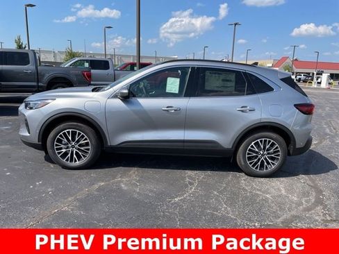 Certified 2024 Ford Escape SE w/ PHEV Premium Package image 2