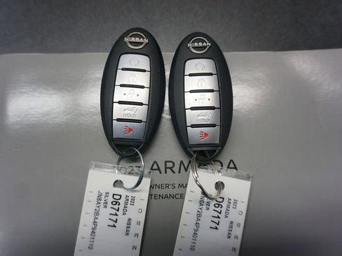 Used 2023 Nissan Armada SL w/ Captain's Chairs Package image 22