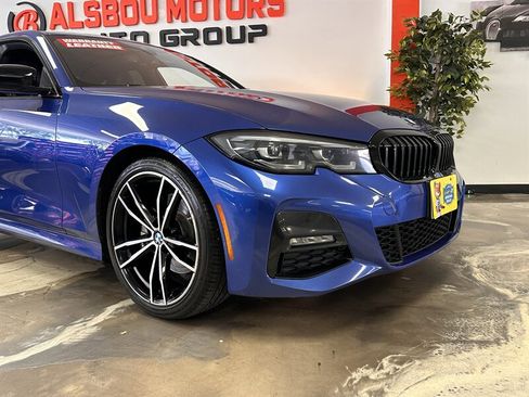 Used 2022 BMW 330i Sedan w/ M Sport Package image 2