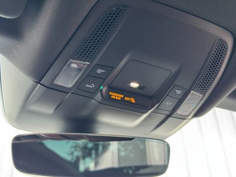 Used 2021 Porsche Taycan image 35