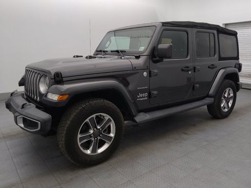 Used 2018 Jeep Wrangler Unlimited Sahara image 2