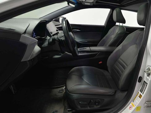 Used 2019 Toyota Avalon XSE w/ All Weather Liner Package FWD image 9