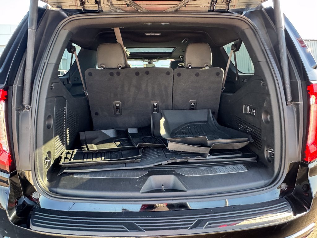 Used 2022 GMC Yukon XL AT4 AWD/4WD image 9