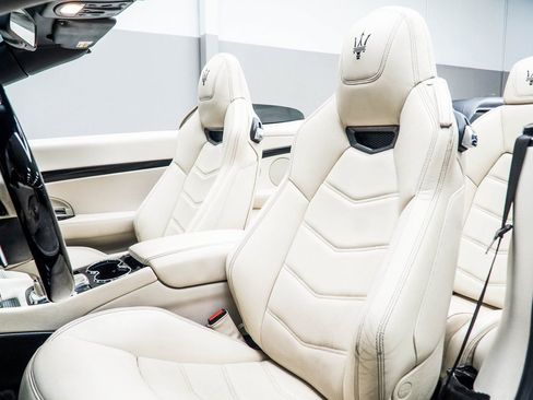 Used 2017 Maserati GranTurismo Sport RWD image 34