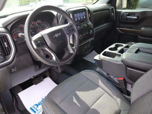 Used 2020 Chevrolet Silverado 1500 RST w/ RST Value Package AWD/4WD image 22