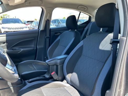 Used 2025 Nissan Versa SV FWD image 31