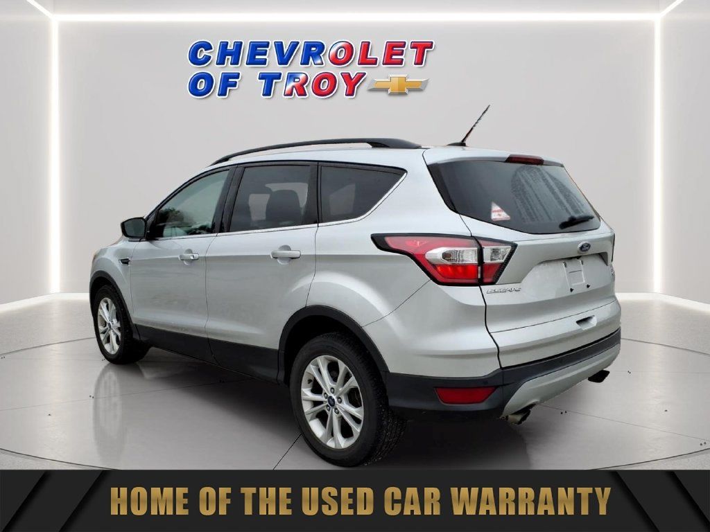 Used 2017 Ford Escape SE w/ Equipment Group 201A FWD image 7
