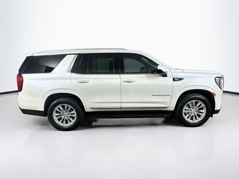 Used 2023 GMC Yukon SLT AWD/4WD image 10