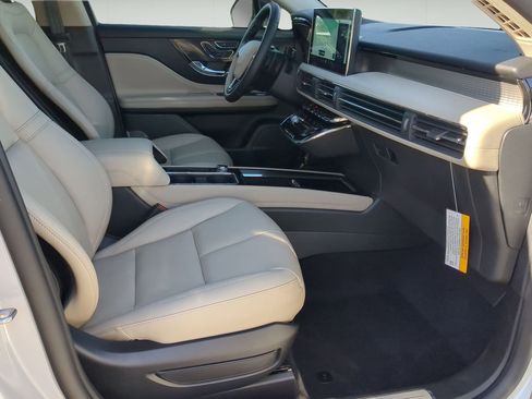 New 2026 Lincoln Corsair Premiere FWD image 23