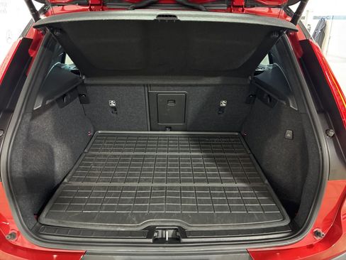 Used 2021 Volvo XC40 T5 R-Design w/ Advanced Package image 24