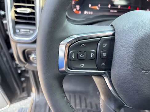 Used 2025 RAM 3500 Laramie AWD/4WD image 19