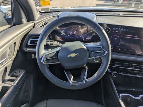 Used 2026 Chevrolet Traverse LT w/ Driver Confidence Package image 20