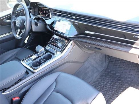Used 2022 Audi Q8 Premium Plus AWD/4WD image 29
