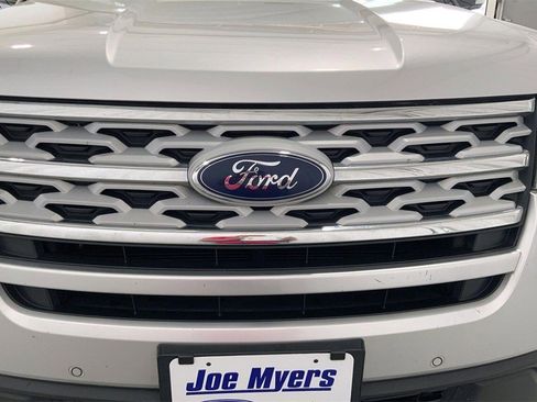 Used 2019 Ford Explorer XLT w/ Equipment Group 202A image 27