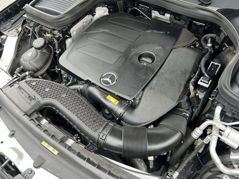 Used 2021 Mercedes-Benz GLC 300 4MATIC image 26