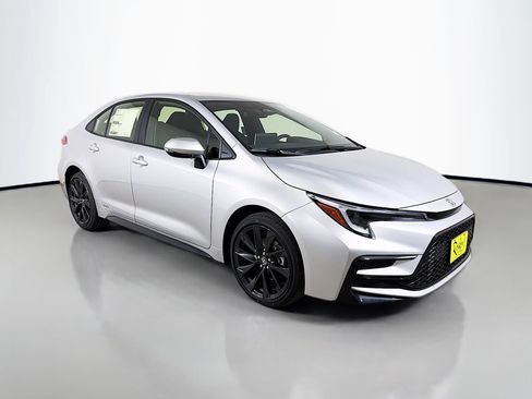 New 2026 Toyota Corolla SE AWD/4WD image 3