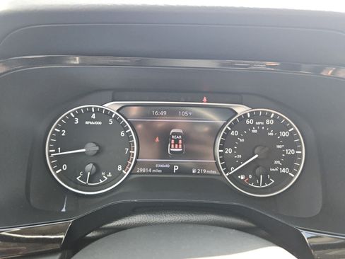 Used 2024 Nissan Pathfinder SV w/ SV Premium Package FWD image 14