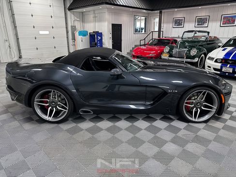 Used 2014 SRT Viper GTS w/ GTS Laguna Interior Package RWD image 13