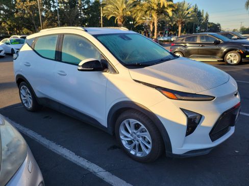 Used 2022 Chevrolet Bolt EUV LT image 3