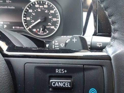 Used 2022 Nissan Pathfinder SV FWD image 18