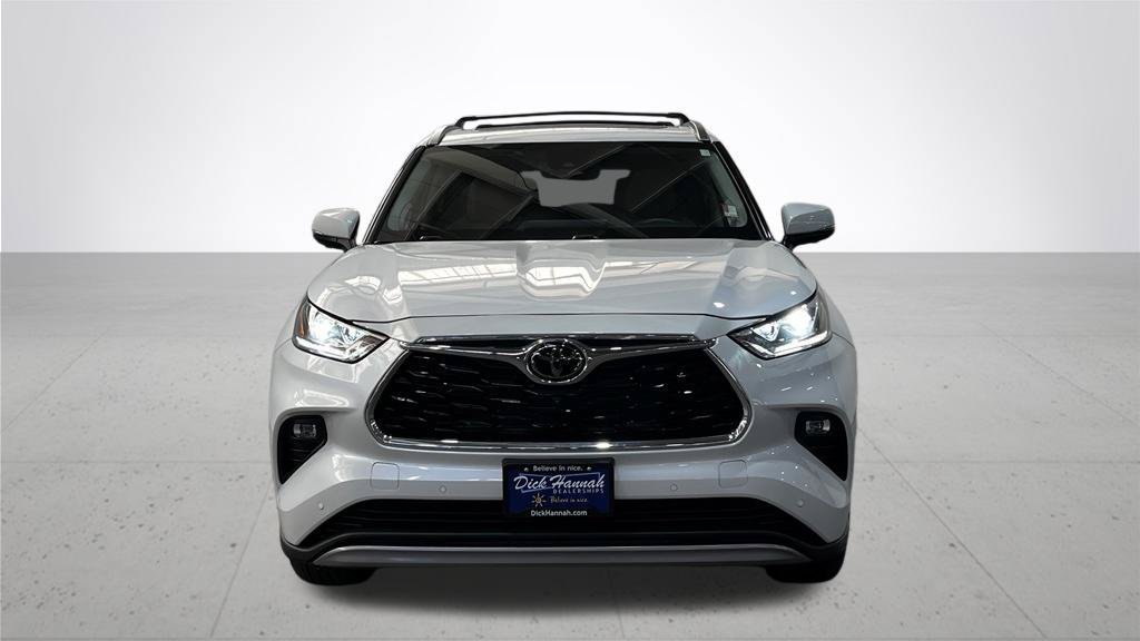 Used 2025 Toyota Highlander Limited AWD/4WD image 4