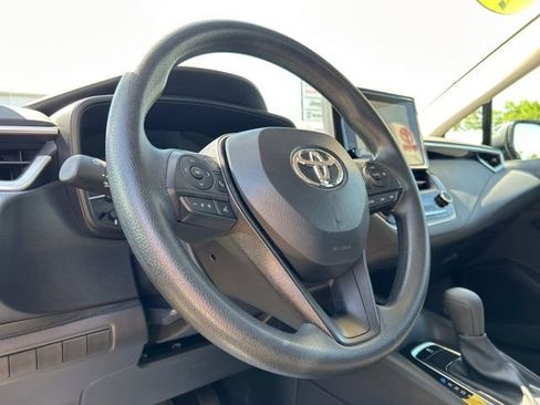 Used 2025 Toyota Corolla LE w/ LE Premium Package FWD image 29