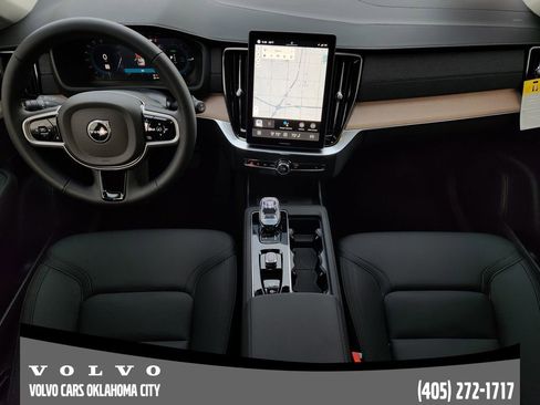 New 2025 Volvo XC90 T8 Plus w/ Protection Package Premier image 25