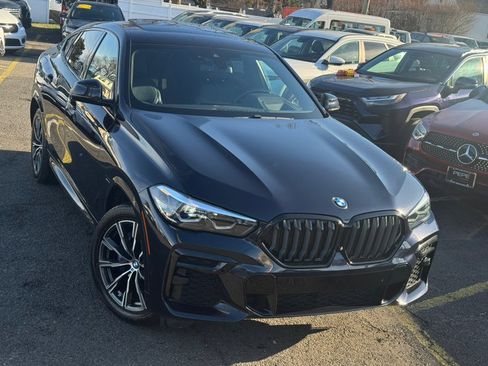 Used 2022 BMW X6 xDrive40i w/ M Sport Package image 13